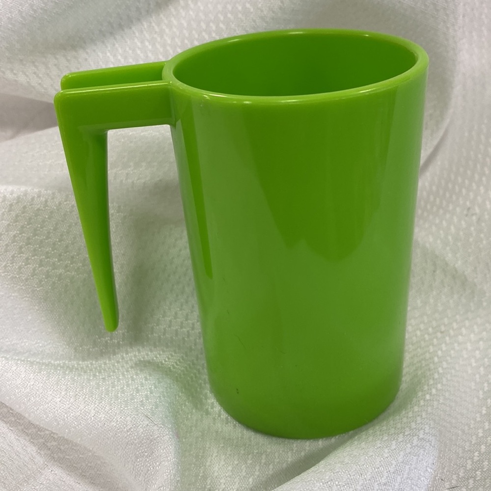 WALT DISNEY DOC CUP - Picture 3 of 3